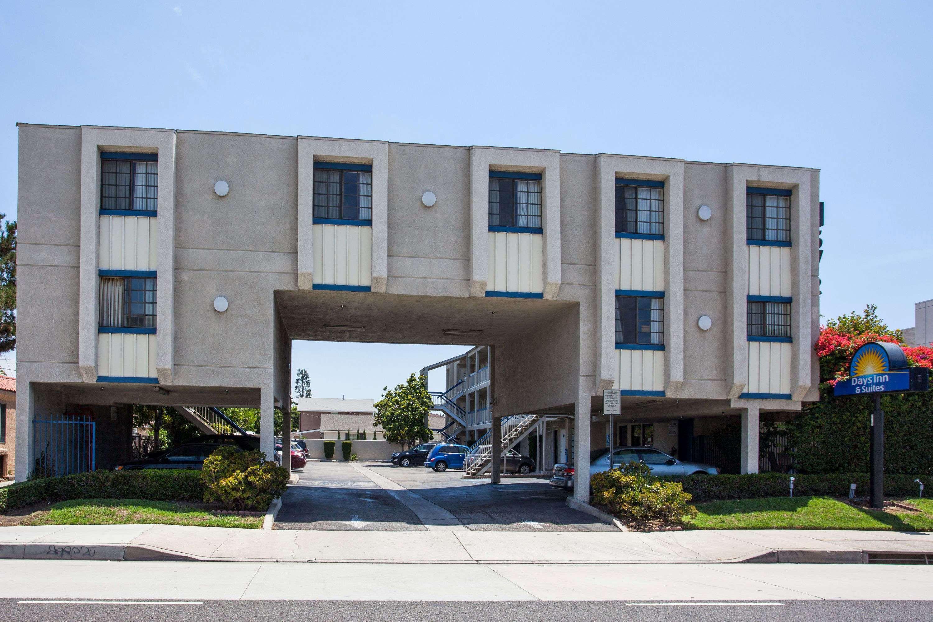 Days Inn By Wyndham Orange Anaheim Exterior photo